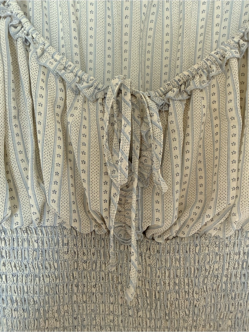 URBAN OUTFITTERS Kimchi Blue Light Blue Striped Smocked Crop Top - Picture 3 of 7